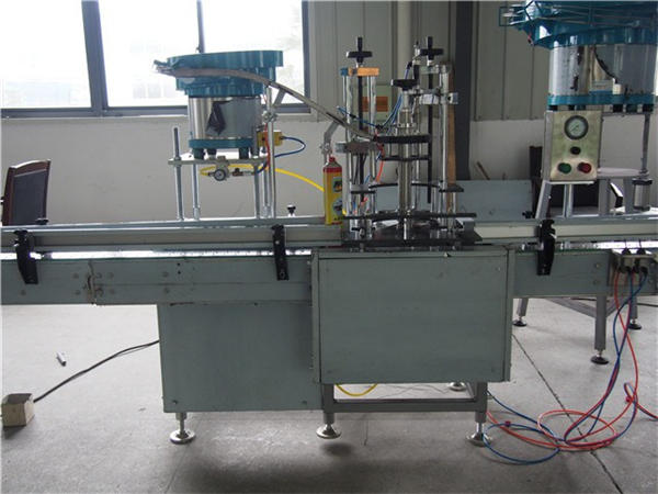 24 hoveder flaske toiletvand påfyldningsmaskine