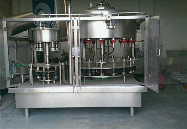 Påfyldningsmaskine med parfume med negativt tryk med 10 hoveder