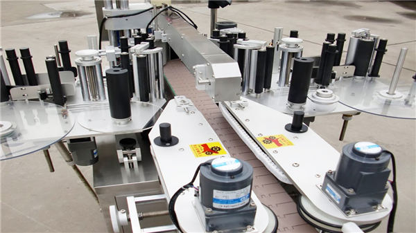 Producent af automatiske for- og bagside-flasker dåser Mærkning af maskine